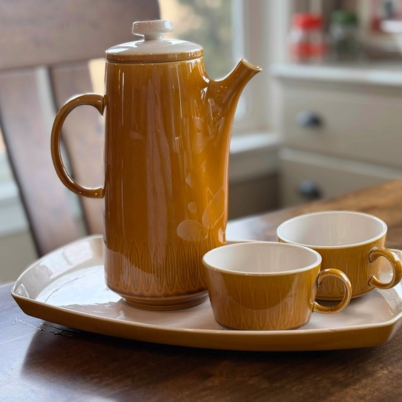 7 piece dinnerware set called Franciscan Discovery Topaz - Picture 4 of 9